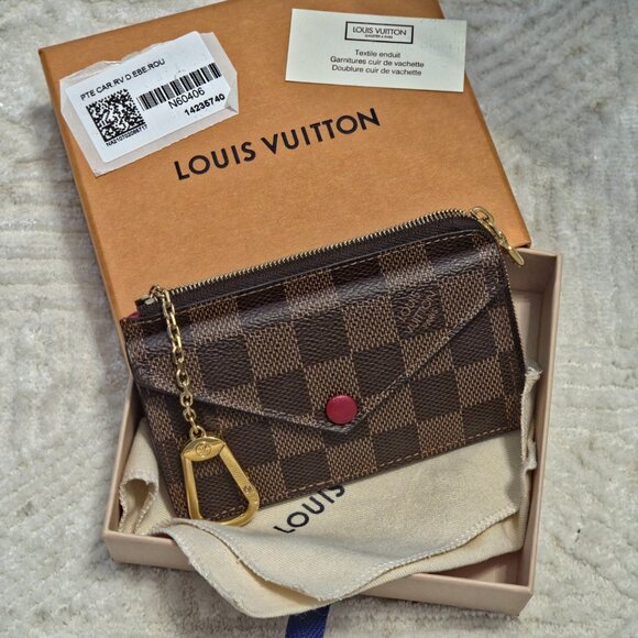 Louis Vuitton Card & Coin Holder with key chain - Picture 1 of 13